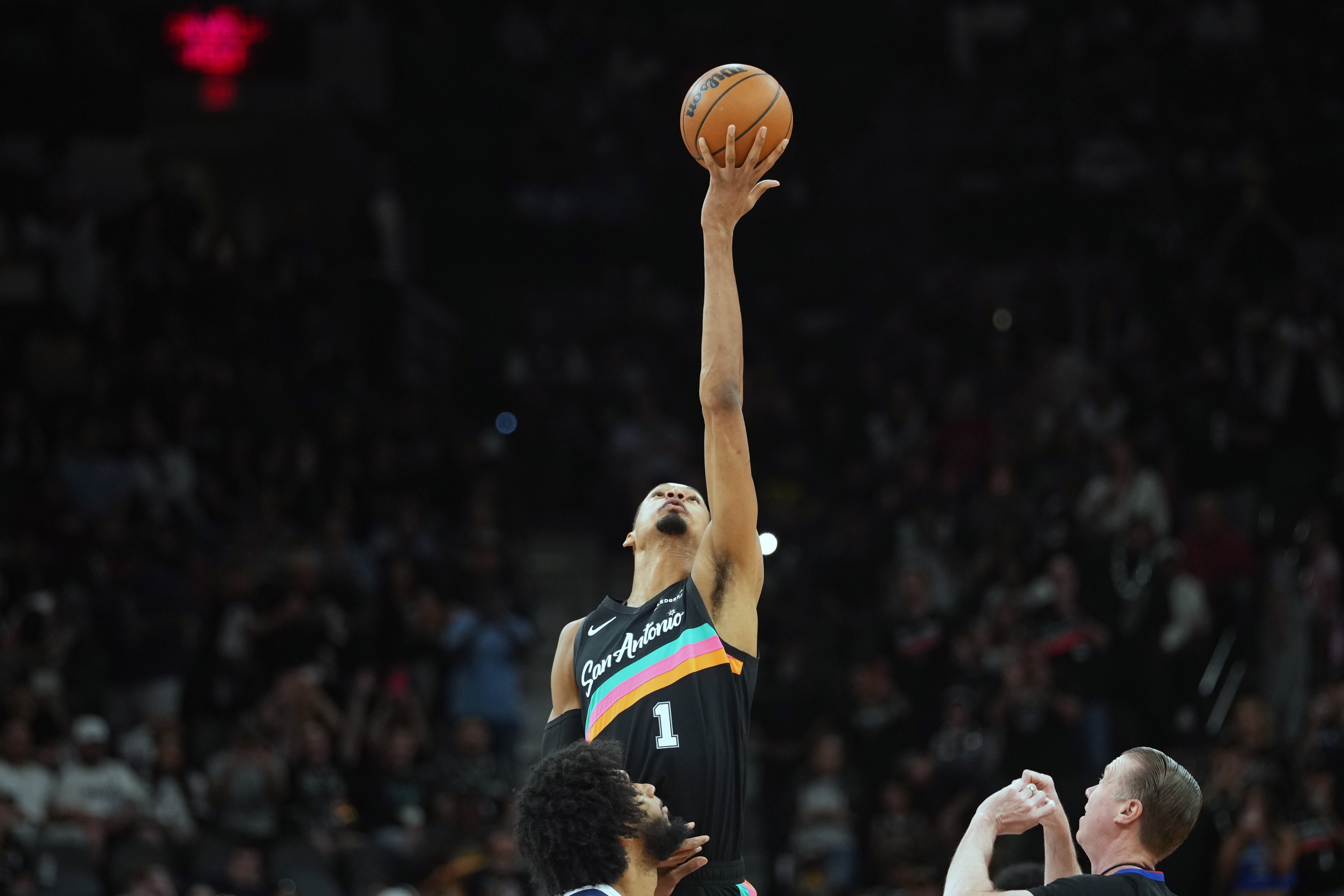 开云官网-米奇谈文班不打：他肋骨还是有点酸痛 我们认为这个决定是合适的